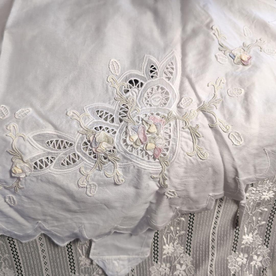 サエラ　ヒスクローネ　エプロン