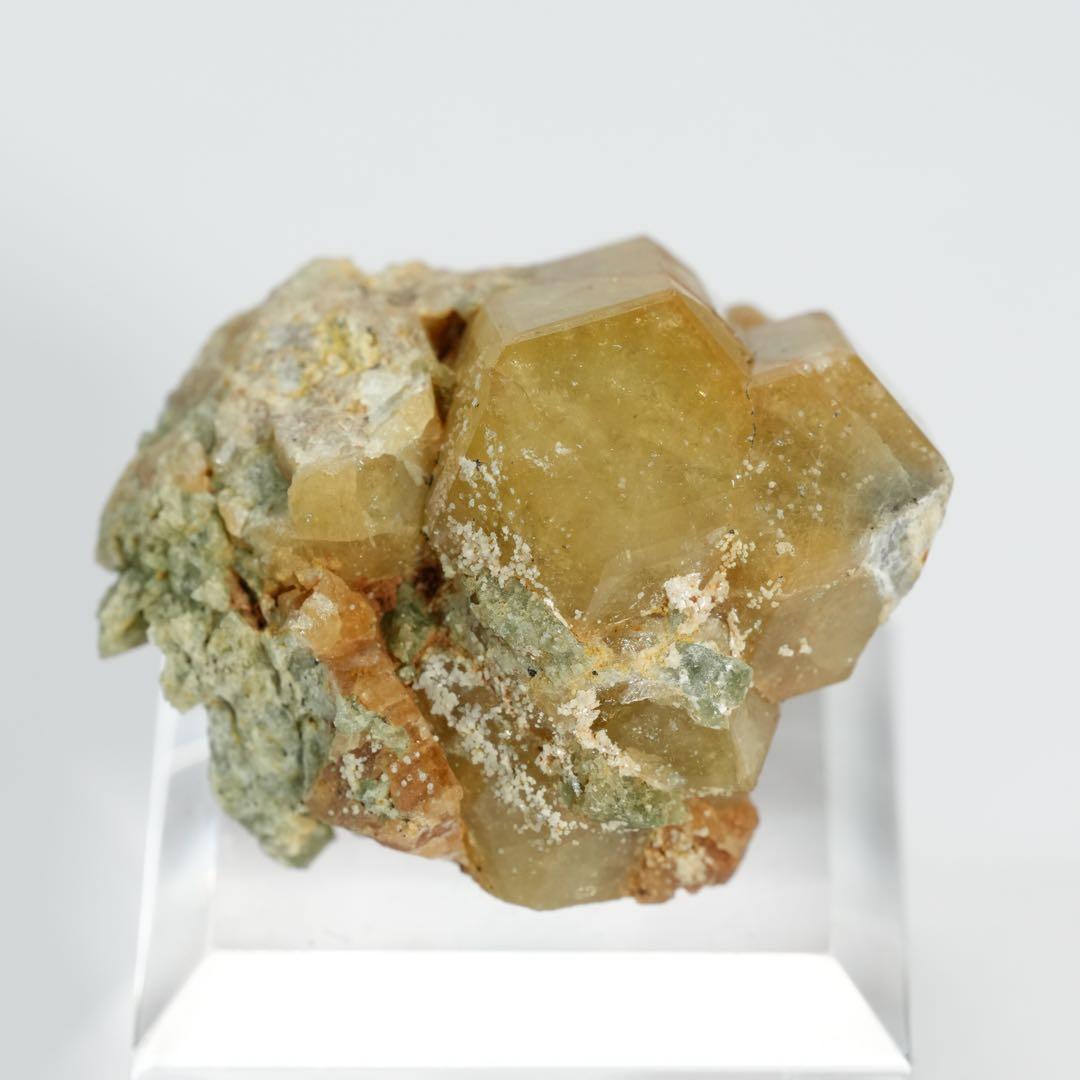 【激レアイエローカラー】トパゾライト ガーネット 33×25×20mm