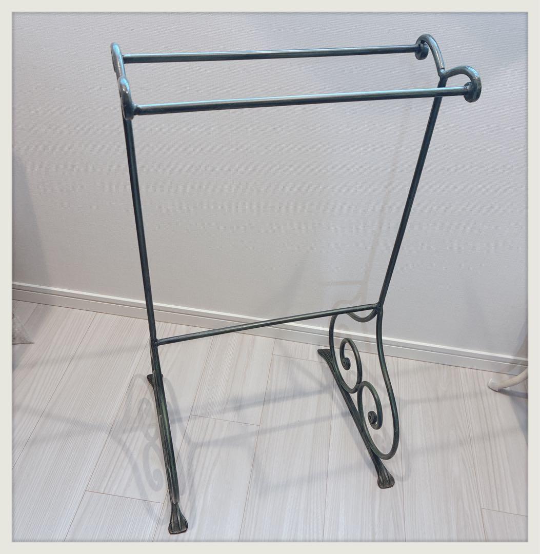 アイアンラック　イタリアヴィンテージ　リネンホルダー　濃いグリーン