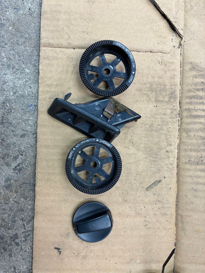 AE86 ダッシュボード　つまみ？　ダイヤル？