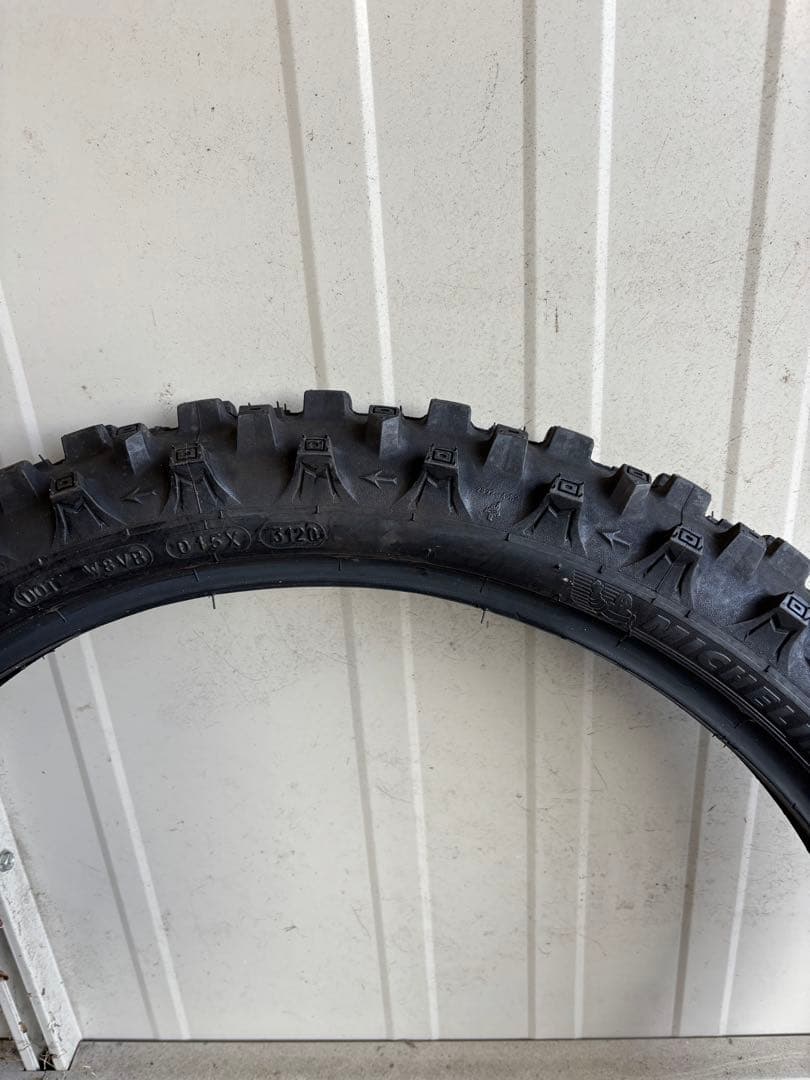 中古 ミシュラン MICHELIN エンデューロタイヤ Medium 前後