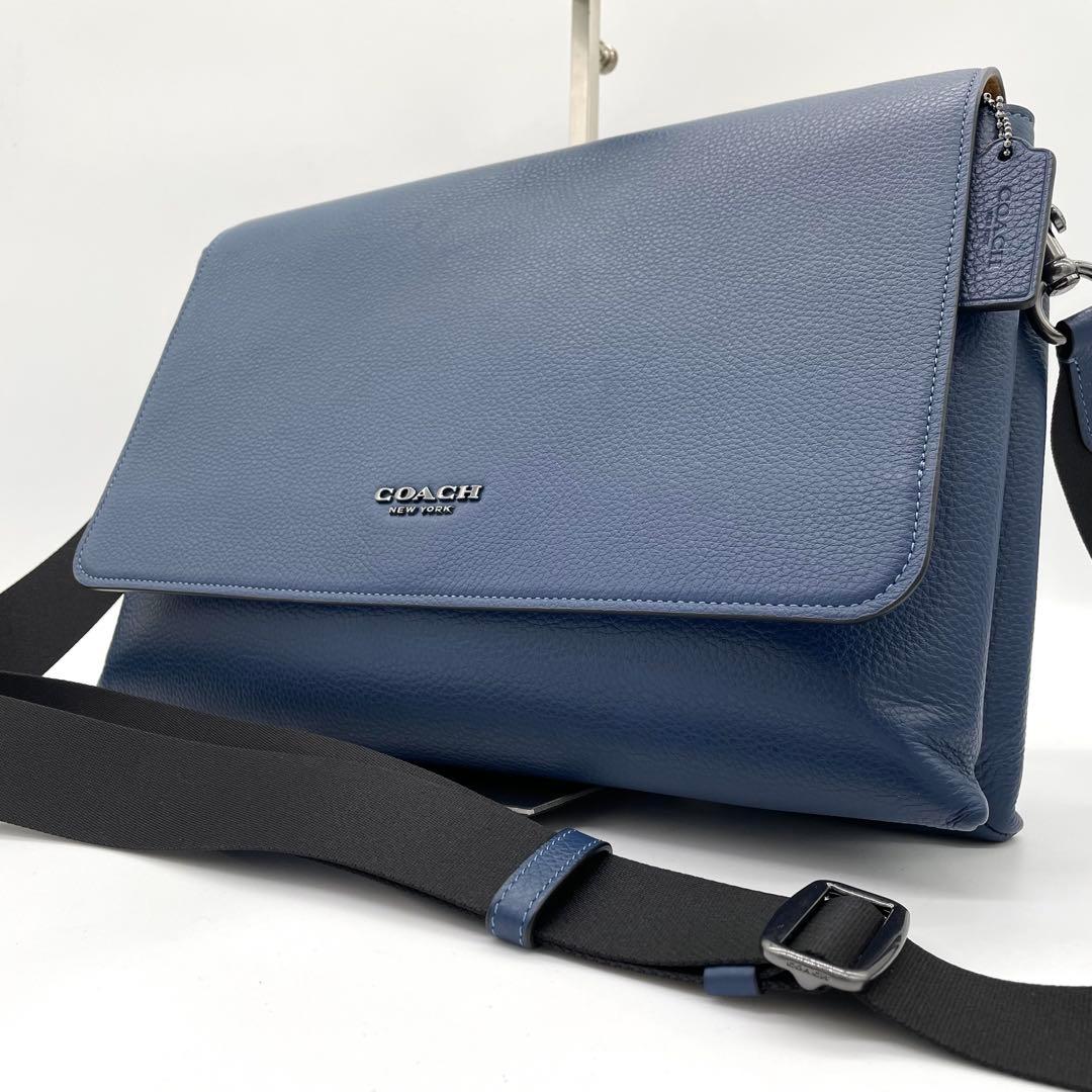 【未使用級】コーチ　ケイレブ　メッセンジャーバッグ　ガンメタ　レザー　青