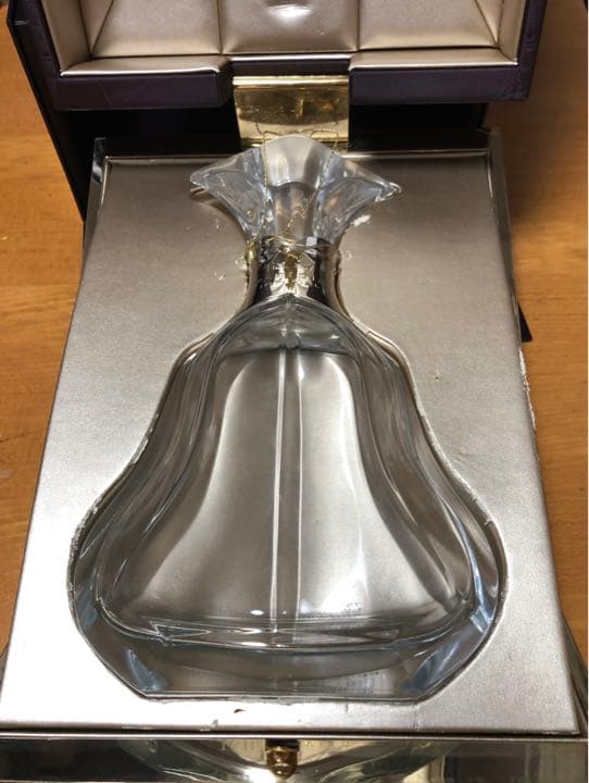 ヘネシー パラディ アンペリアル 700ml 空瓶、箱付き