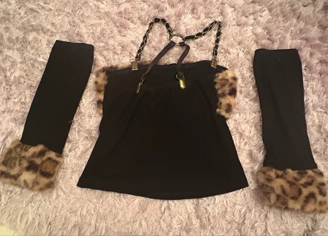 d.i.a. チェーン＆チャーム アームウォーマートップス レオパード柄 正規品