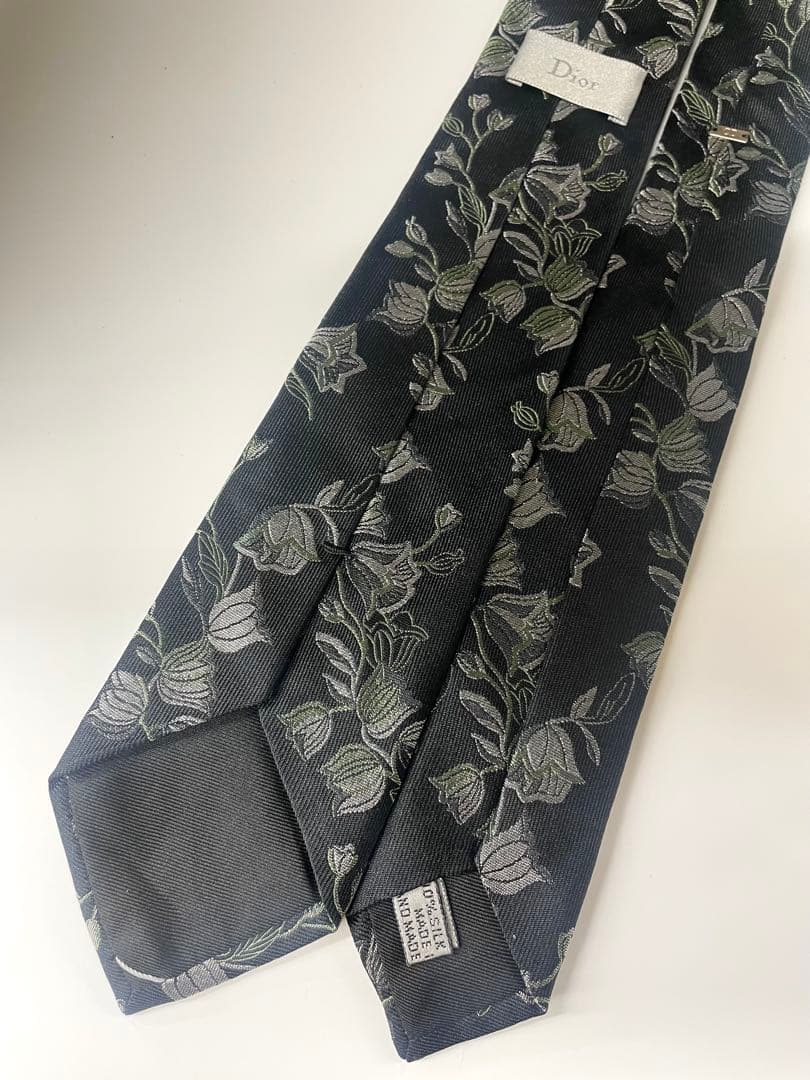 美品 ディオールオム ネクタイ ハイブランド 鈴蘭 花柄 ブラック 刺繍 激レア