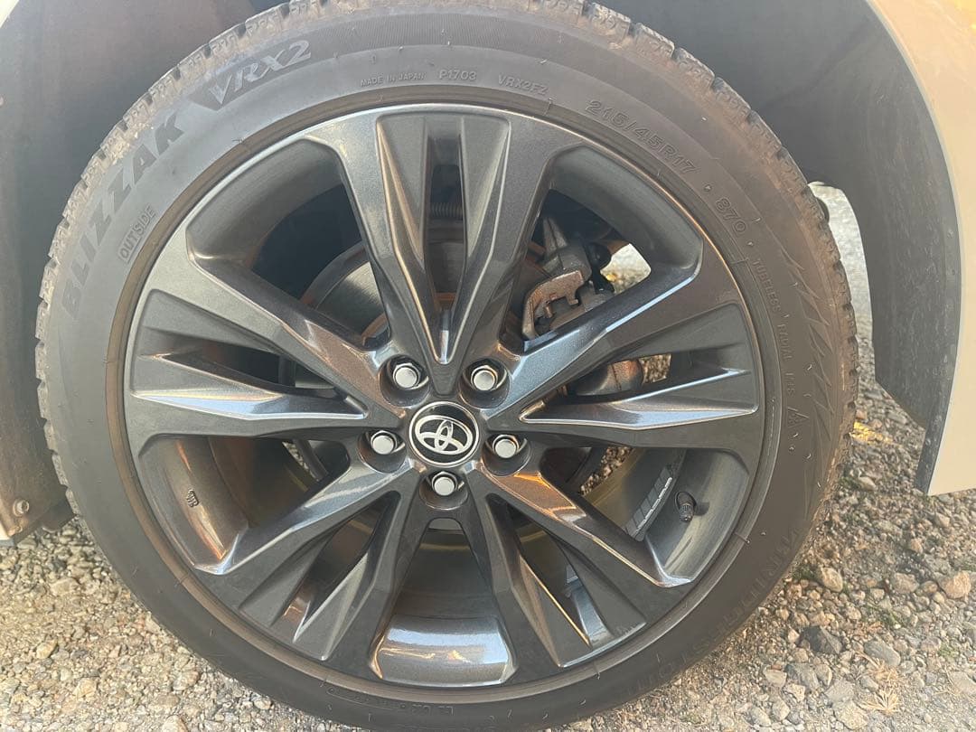 ブリヂストン　スタッドレス　カローラツーリング純正アルミホイール