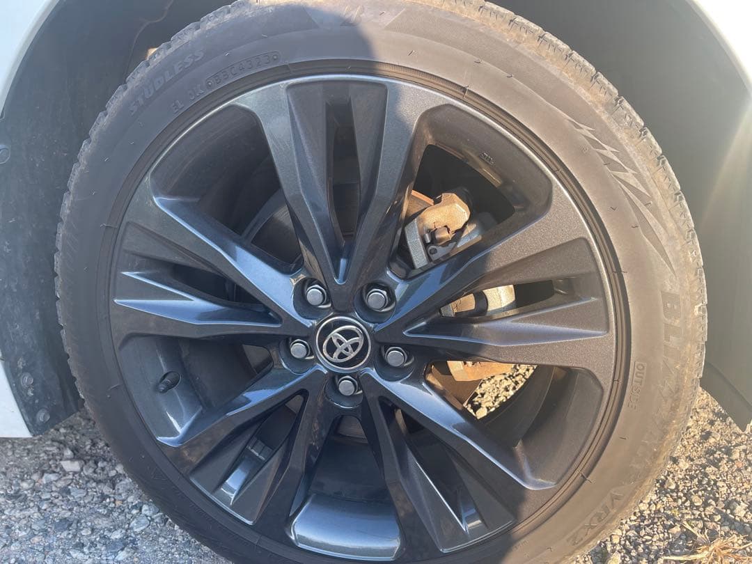 ブリヂストン　スタッドレス　カローラツーリング純正アルミホイール