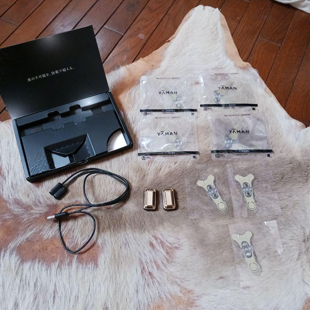 r*a様 ヤーマン　YAMAN　美顔器　デザインリフトモア
