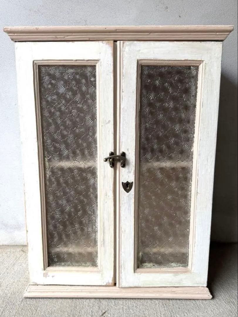 フランス　アンティーク　ガラスキャビネット　吊り棚　シャビー