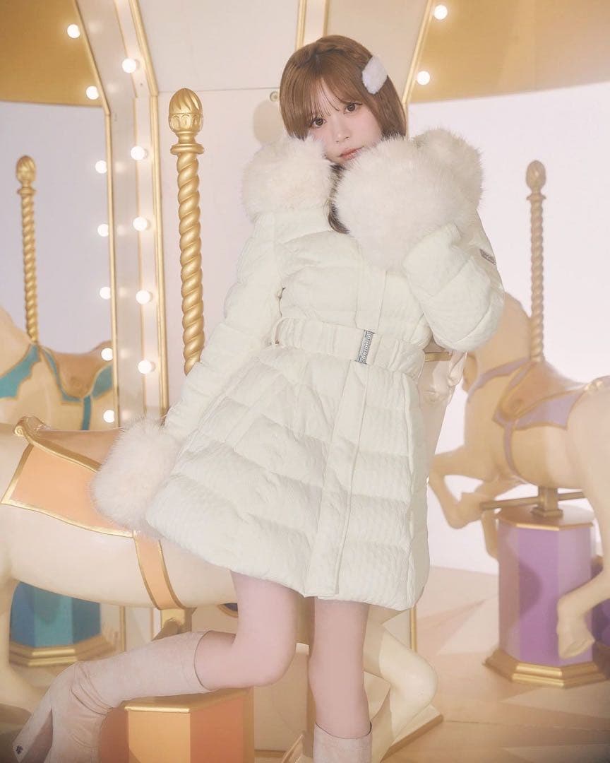 完売品 新品タグ付き ミシェルマカロン ケーブル柄ベルトダウンコート アイボリー