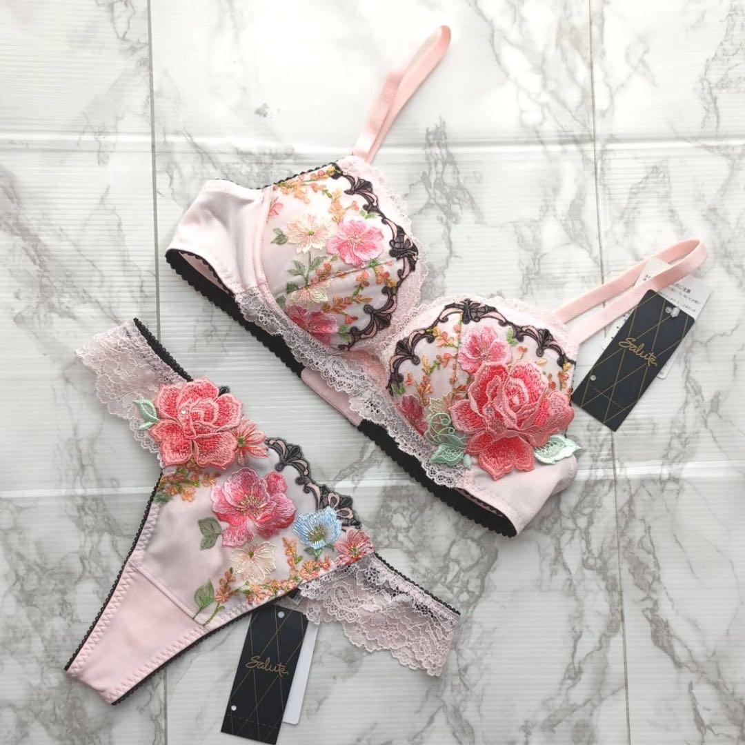 ☆お値下げ中☆Wacoalワコール サルート ブラジャー ショーツ C70/M