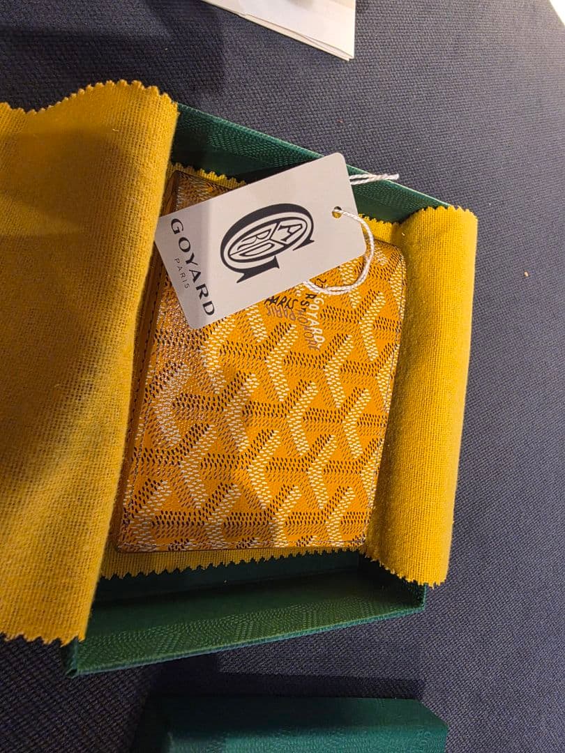 ゴヤール　GOYARD　二つ折り札入れ財布　コンパクト財布　YELLOW