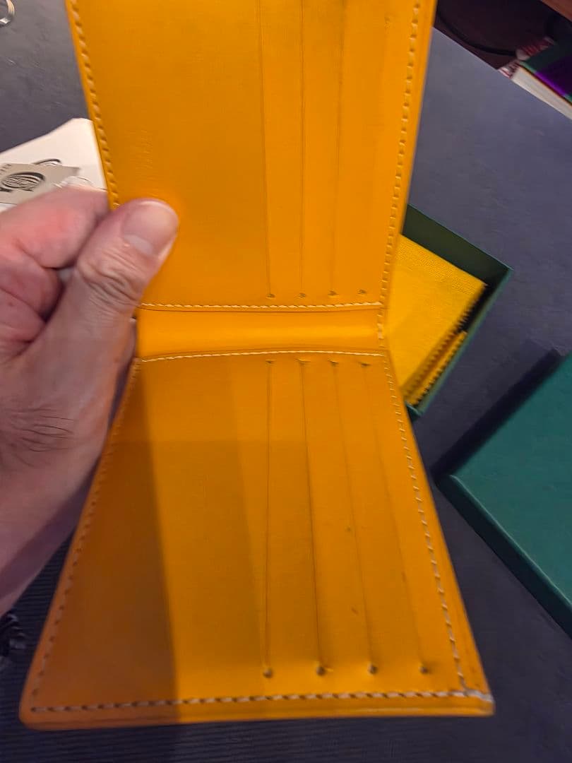 ゴヤール　GOYARD　二つ折り札入れ財布　コンパクト財布　YELLOW
