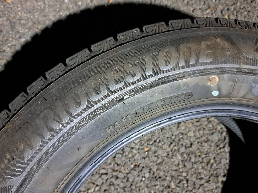 バリ山！215/60R16×4絶対安心のブリザックVRX！22年製！送料￥900