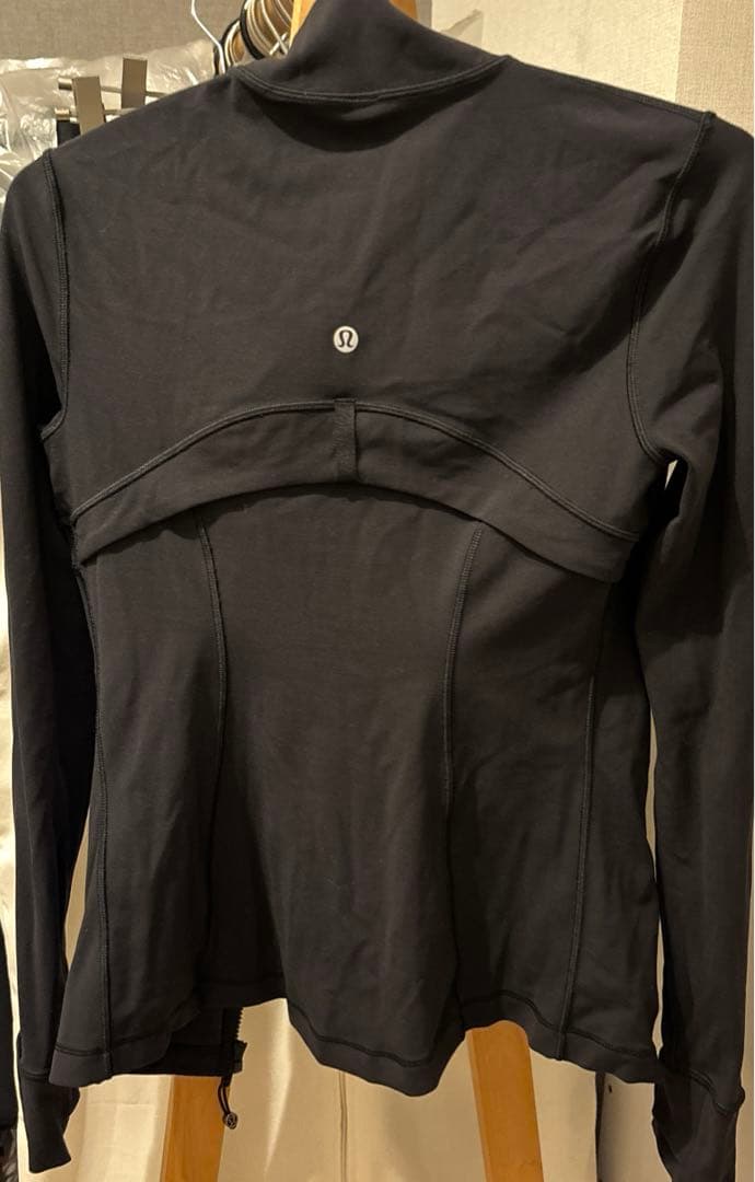 lululemon ルルレモン　defineジャケットnull　ブラックカラー