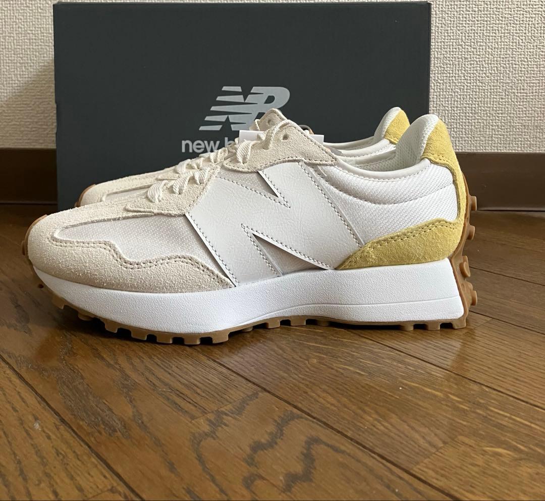 23.5cm ニューバランスWS327 ホワイト&ベージュカラー