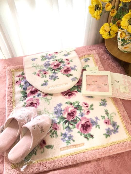 確認用　ローラアシュレイ　トイレタリー　バスマット