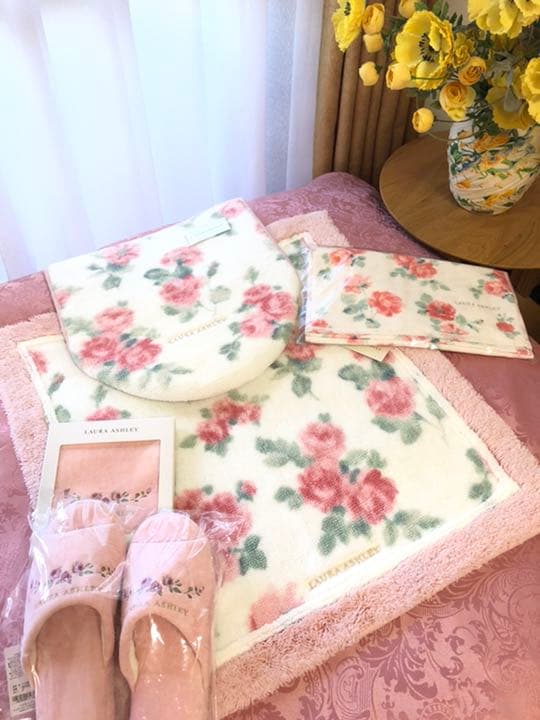 確認用　ローラアシュレイ　トイレタリー　バスマット