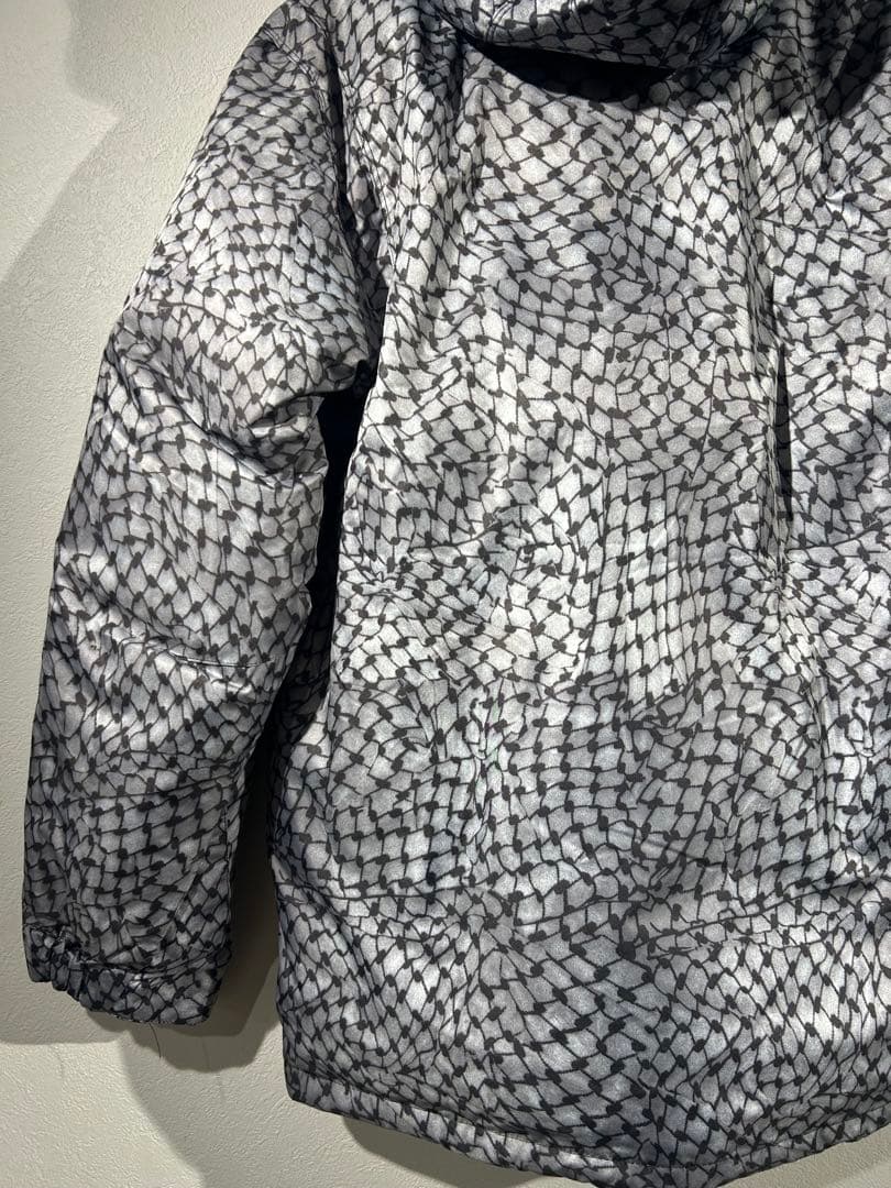 BURTON スノーボードジャケット　ダウンジャケット