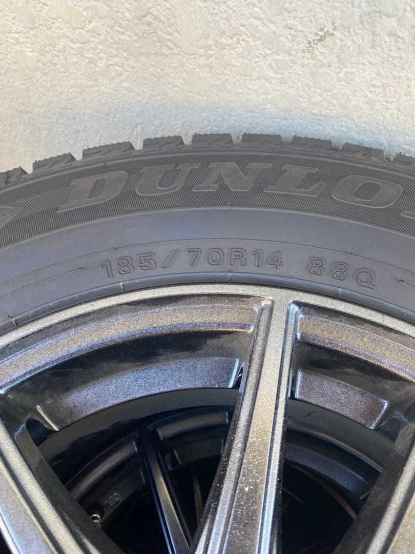 冬タイヤダンロップ185/70R14 残量8,1mm.ホイール14*5.5