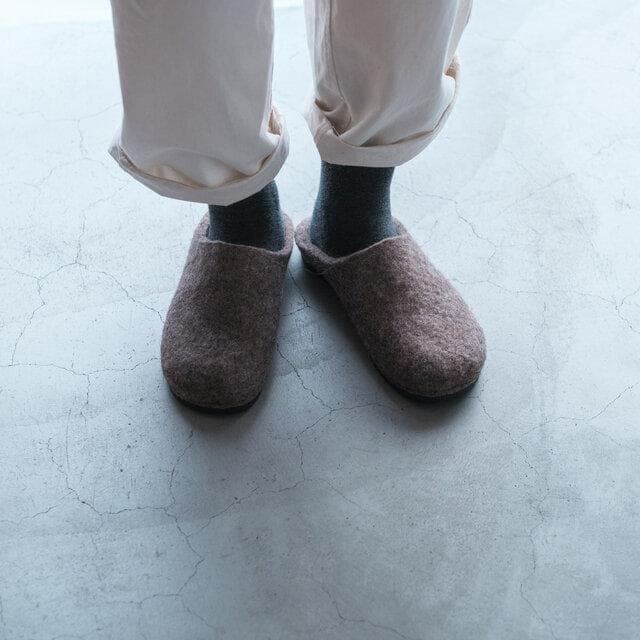 未使用 Hemskor（ヘムスコー）羊毛フェルトルームシューズ（踵なし）袋付き