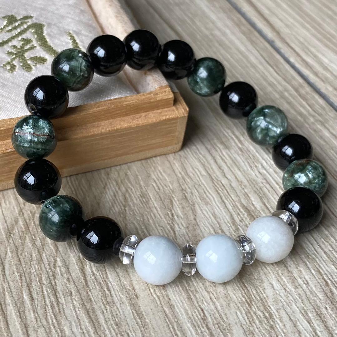 頑張りすぎる人への癒しパワーストーンブレスレット/セラフィナイト・モリオン・翡翠