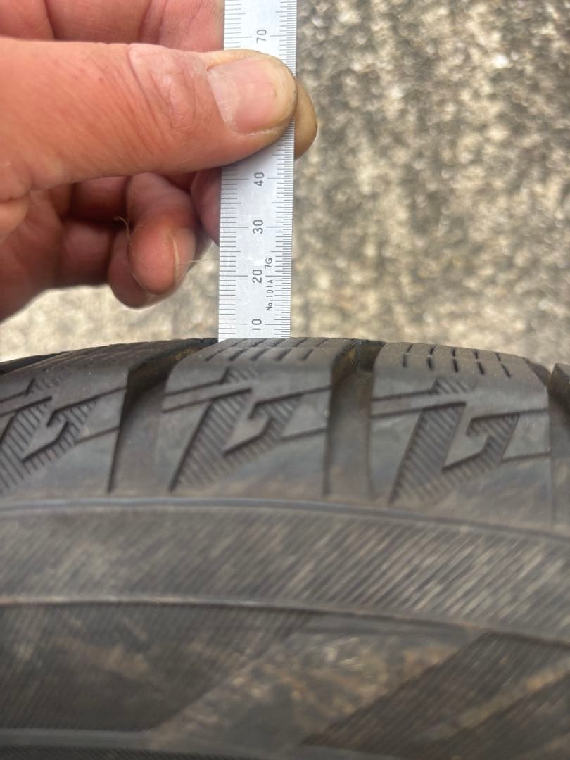 ヨコハマIce GUARD IG60 205/60R16 2023年製8部山