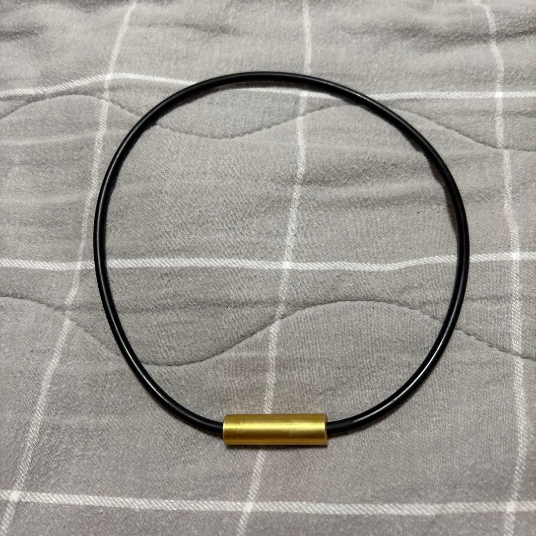 SEV シンプル チョーカー ネックレス 黒金