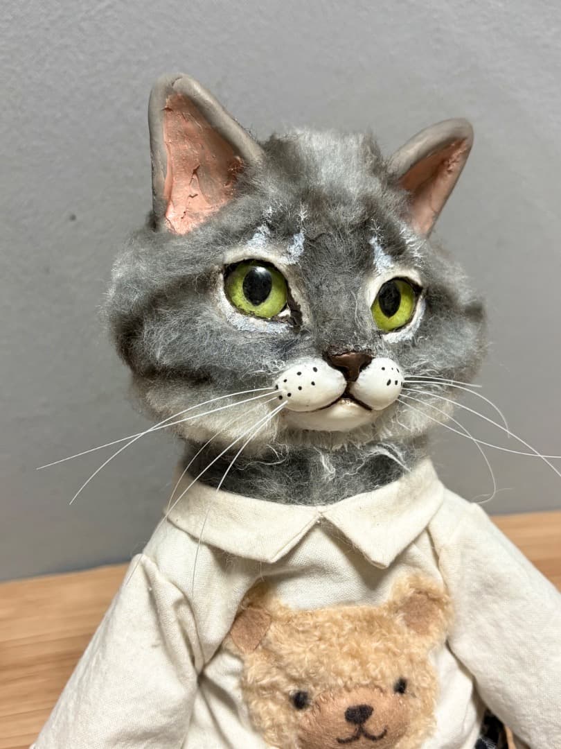 A チェックズボンサバトラ猫のアートドール　【ハンドメイド】猫　ぬいぐるみ
