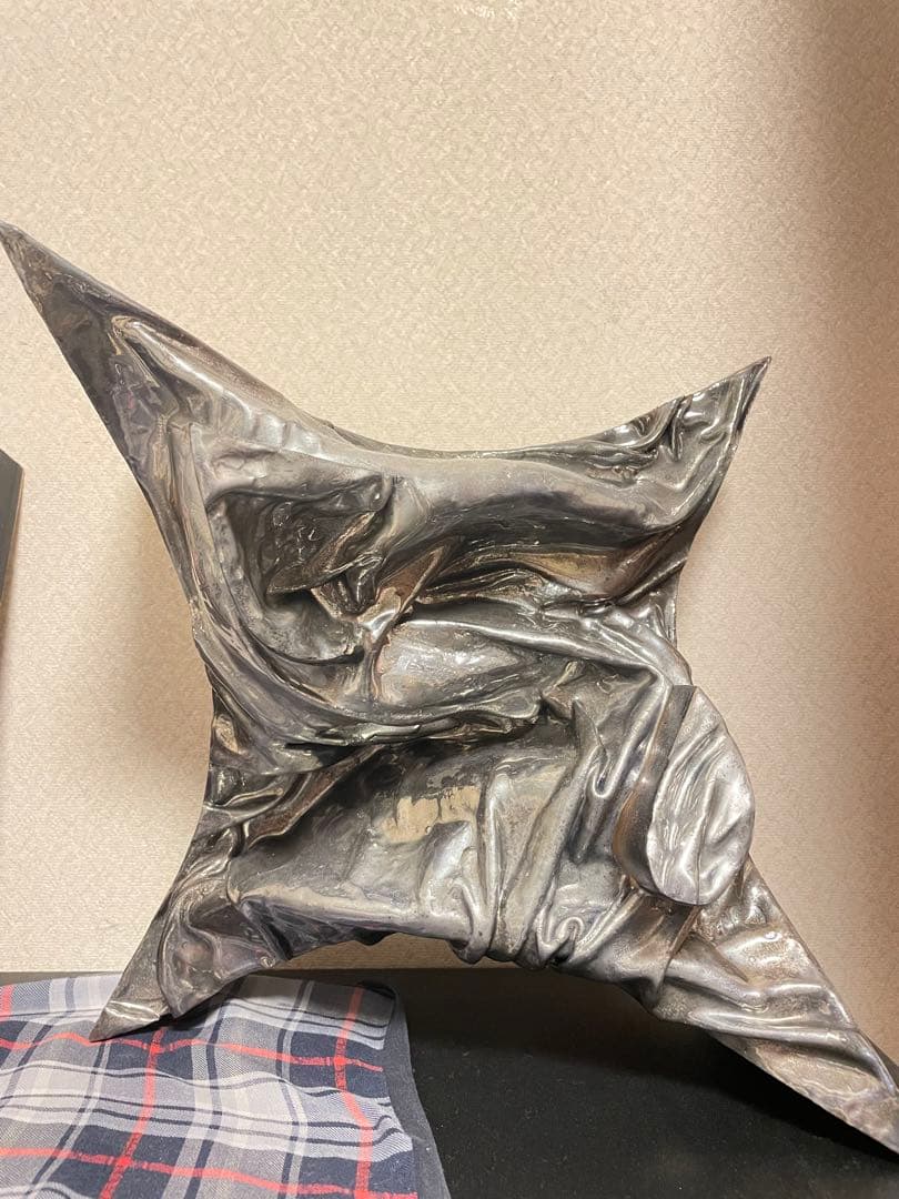 現代アート　注目作家YUKA EMI