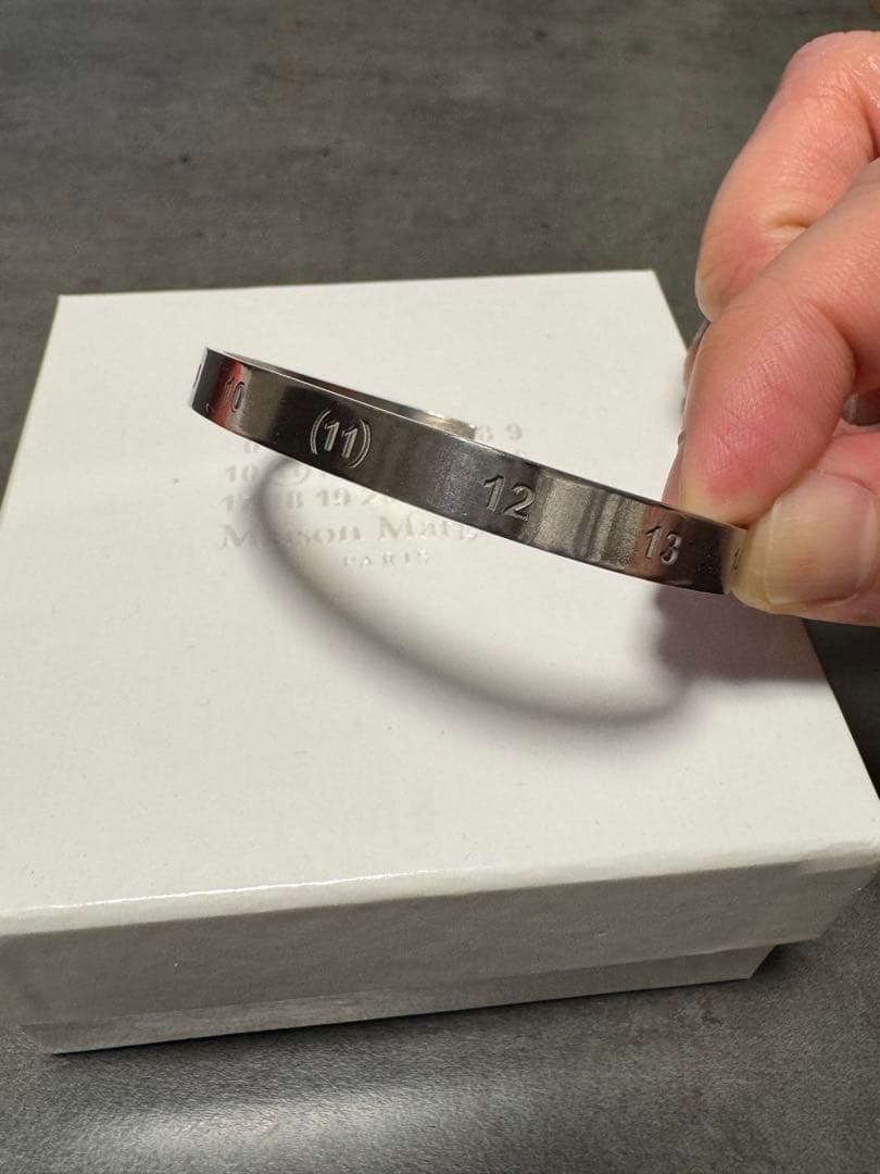 Maison Margielaナンバリングカフブレスレット　　マルジェラバングル