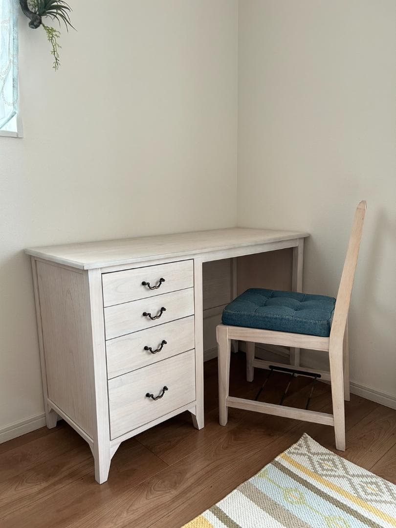 木製ホワイトデスクとデニム風椅子セット