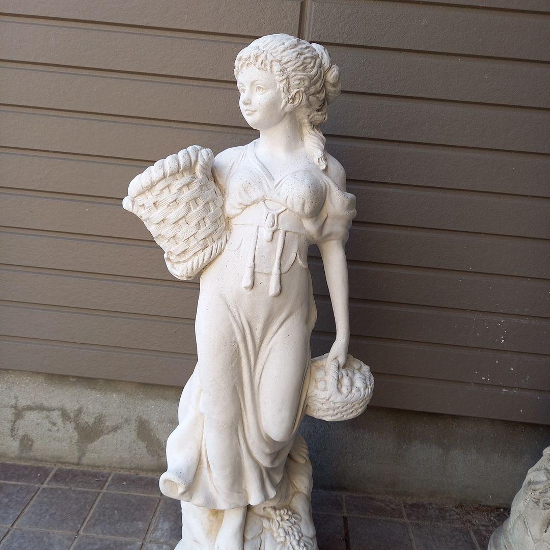 石膏製女性像 バスケット付き 　高さ　約70cm ￥9800送料込