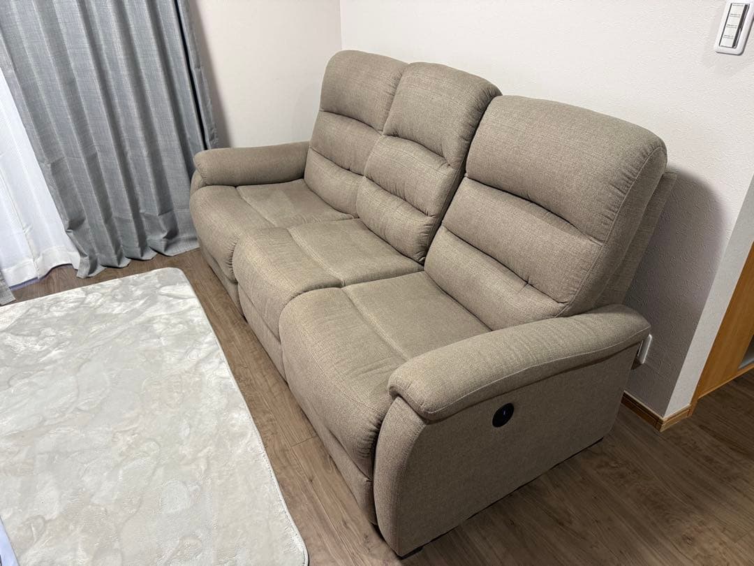 【からあげ】ニトリ Nビリーバー 電動リクライニングソファ 3人掛け