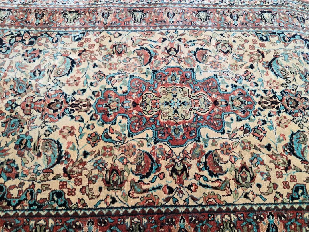 トルクラグ手織り クリーニング済み 素材シルク サイズ126cm×66cm