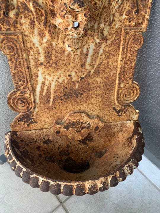 鉄製　ライオンモチーフ　オブジェ　置物