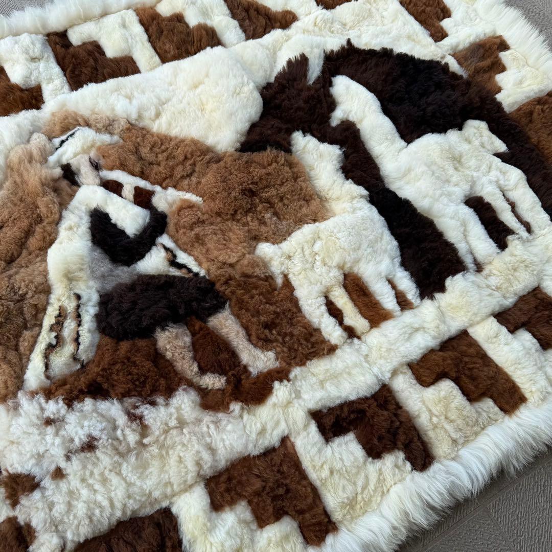 ペルーのカーペット　ラグ　タペストリー