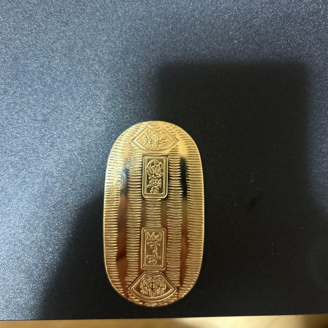 金色模様入りコレクションアイテム 約10cm 22g,21g 2個