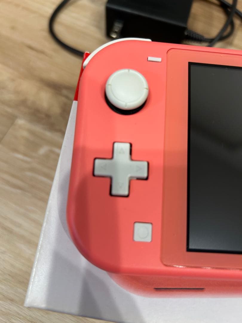 【純正ケース付】Nintendo Switch Lite コーラル ピンク