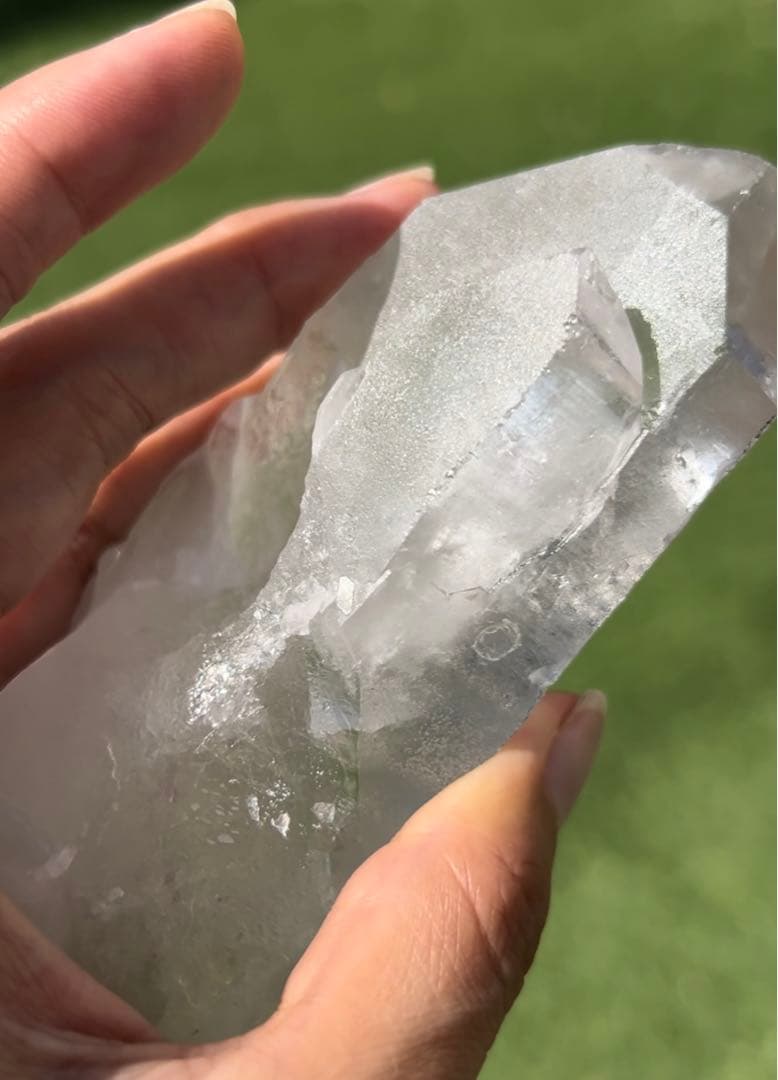 虹入り水晶ポイント✴︎347g