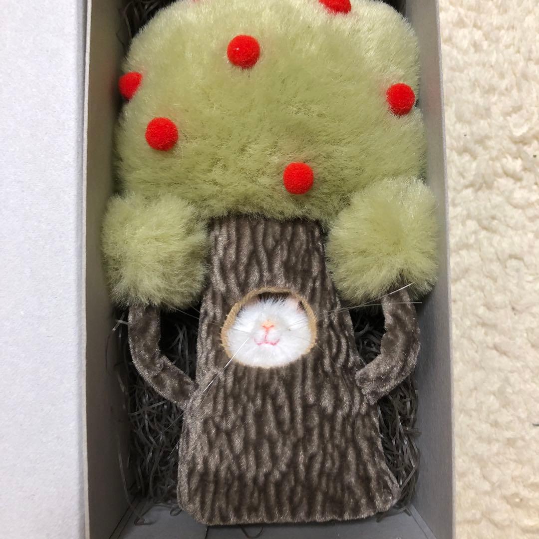 三角ユウリ マウスのぬいぐるみ 木の役