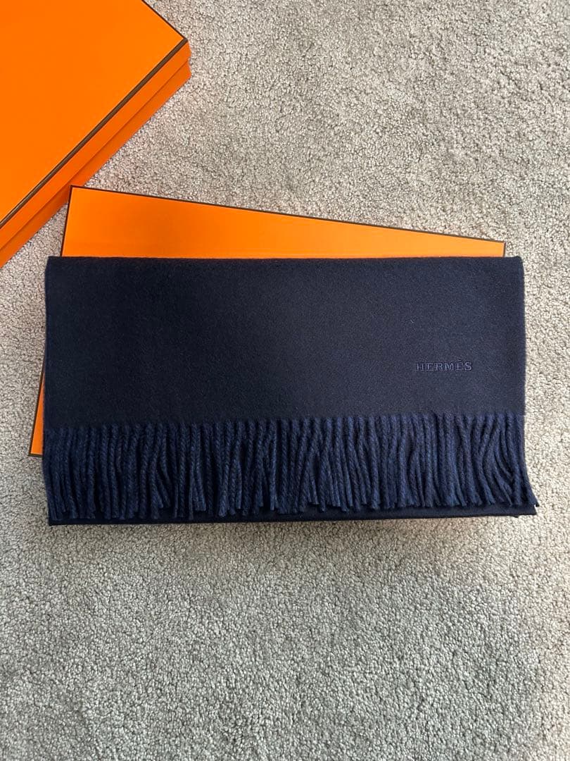 本日まで出品‼️【試着のみ未使用】HERMES エルメス　カシミヤ　マフラー