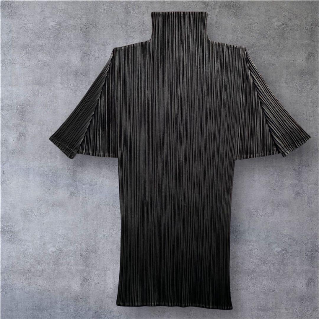 くみ様 新品級✨プリーツプリーズ 半袖 ハイネック トップス 黒イッセイミヤケ
