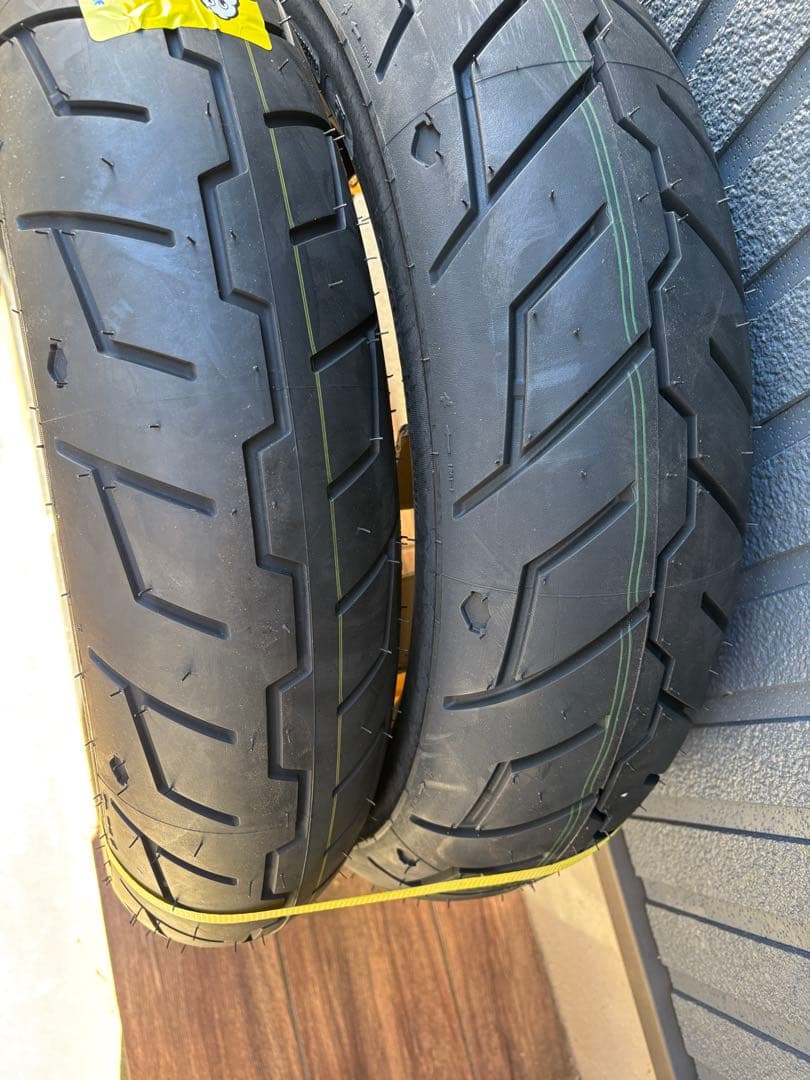 ハーレー純正前後タイヤ　新品