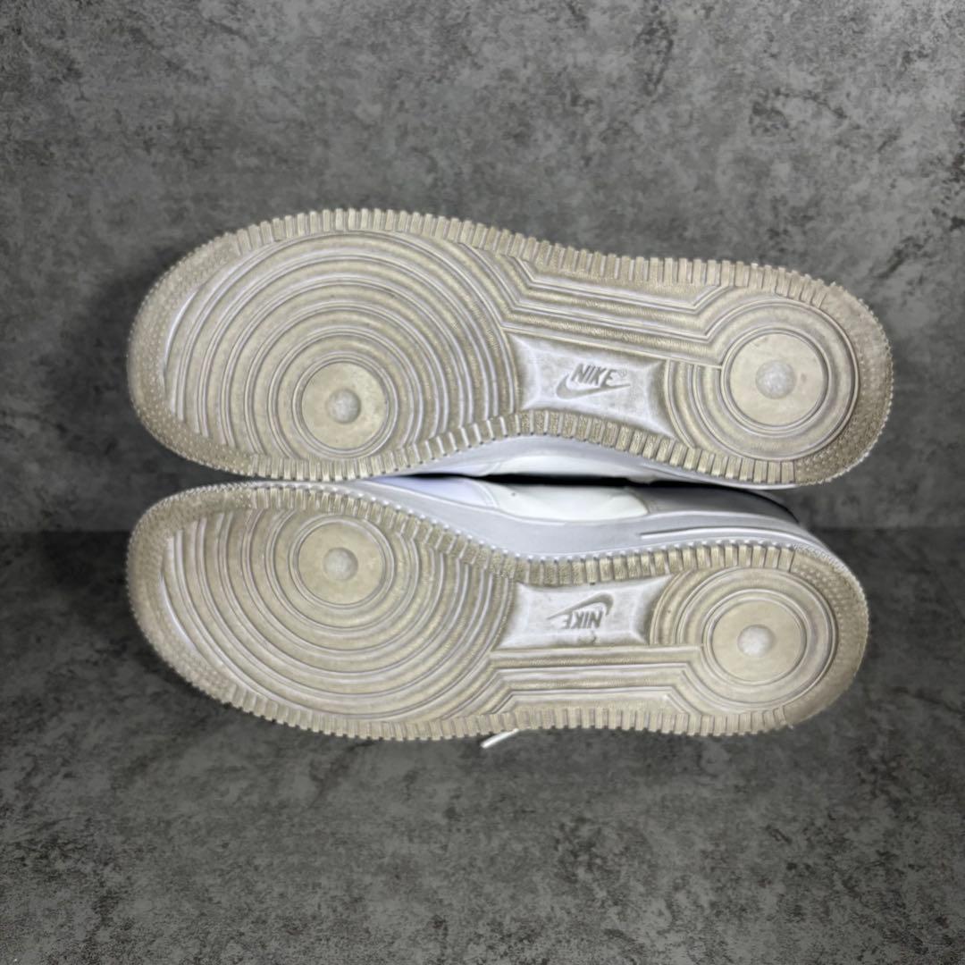 希少NIKE AIR FORCE 1 ’07 27.5 刺繍赤ロゴ ゴールド金具