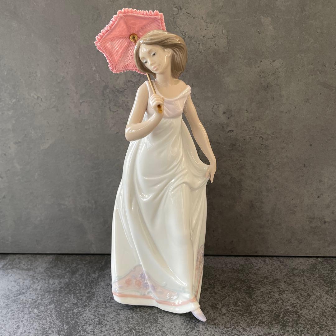 訳有り特価！リヤドロ会員限定品『春の光の中で』