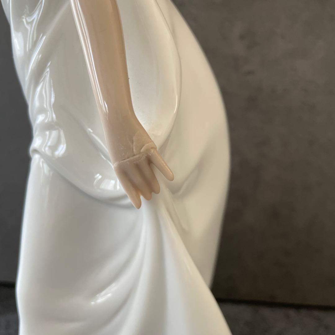 訳有り特価！リヤドロ会員限定品『春の光の中で』