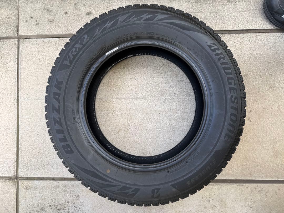 スタッドレスタイヤ BRIDGESTONE 195/65R15 BLIZZAK