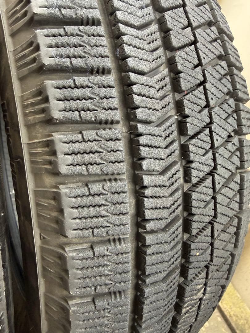 スタッドレスタイヤ BRIDGESTONE 195/65R15 BLIZZAK