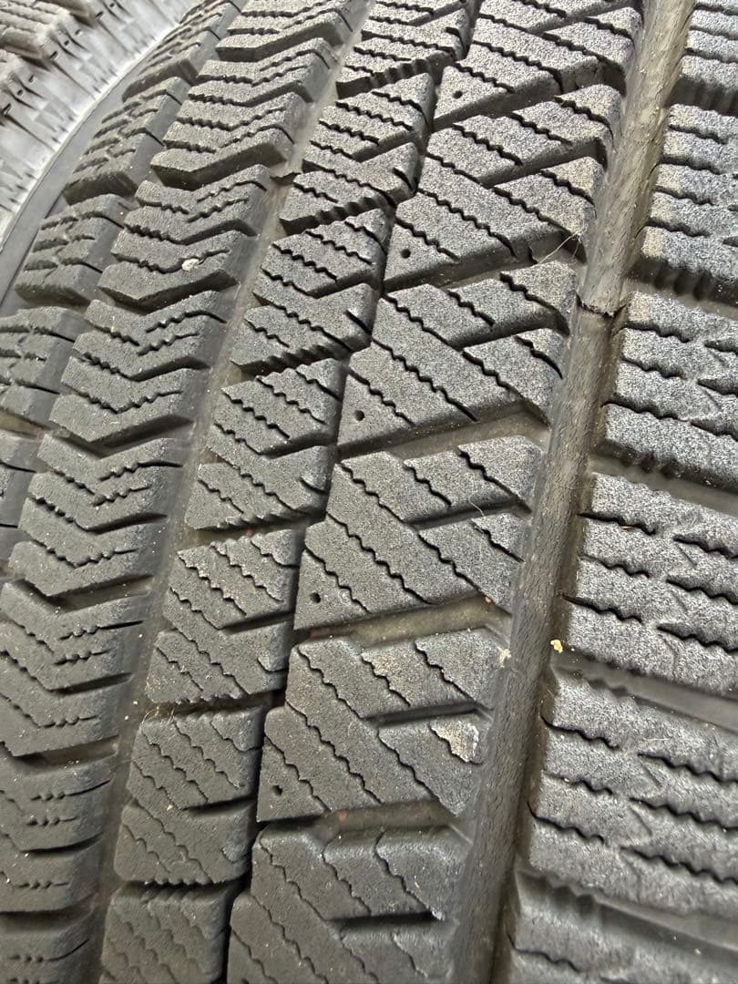 スタッドレスタイヤ BRIDGESTONE 195/65R15 BLIZZAK